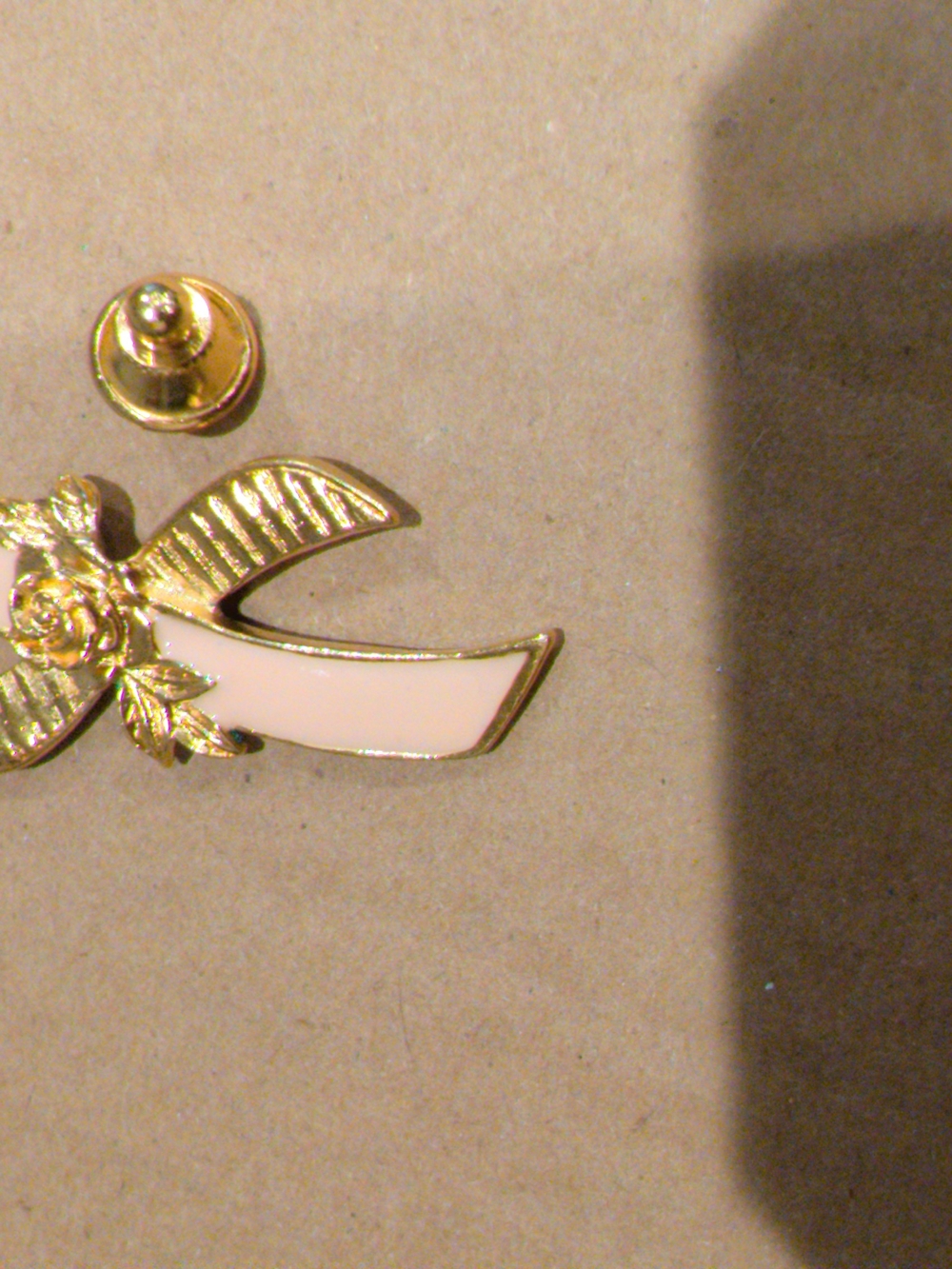 Vintage Avon Breast Cancer Awareness Ribbon Pin - Picture 4 of 5